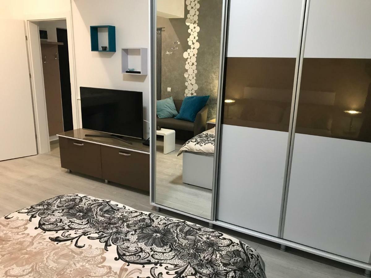Luxury Flat 9 Near Metro Apartment Букурещ Екстериор снимка